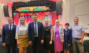 Торжественное собрание  ко Дню Независимости во Дворце Республики